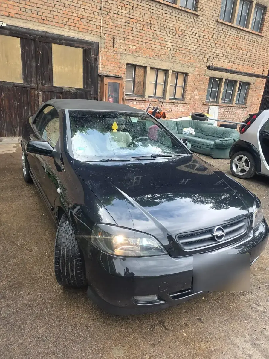 Gebraucht Opel Astra Cabriolet 147 PS (108 kW) 2004 Schwarz Cabrio
