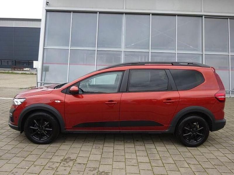 Braun Gebraucht 2022 Dacia Jogger Comfort Van / Kleinbus | 18.780 € (Etwas zu teuer) - Bild 1/4