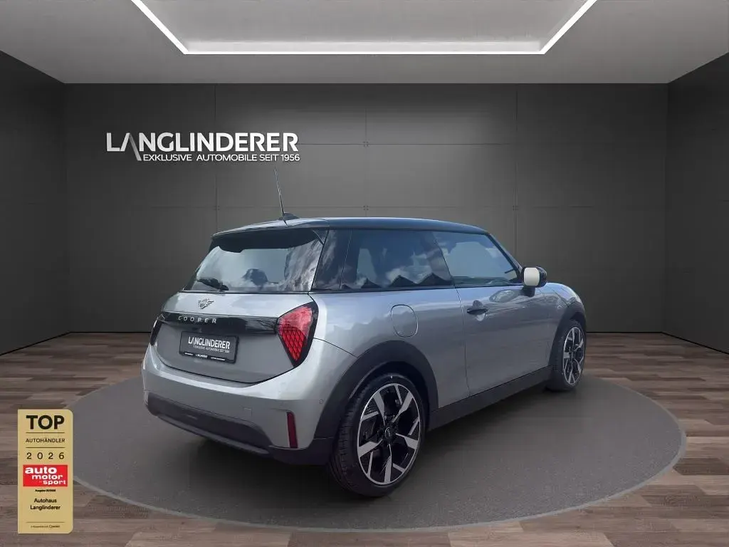 Gebraucht Mini Cooper Favoured 156 PS (114 kW) 2025 Silber Kleinwagen