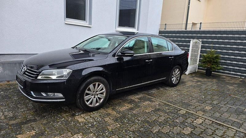 Używany VW Passat Trendline 122 KM (89 kW) 2012 Beżowy Sedan/Limuzyna