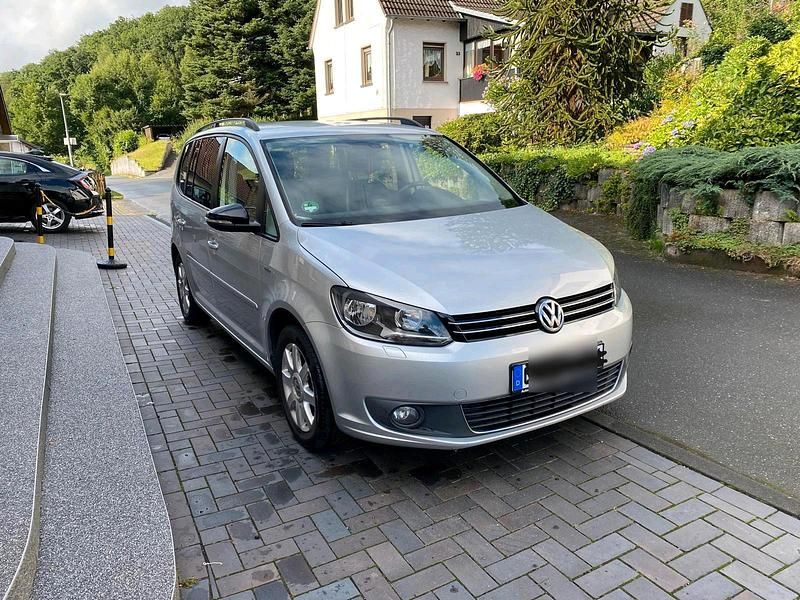 Silber Gebraucht 2012 VW Touran Match Van / Kleinbus | 6.600 € - Bild 1/4