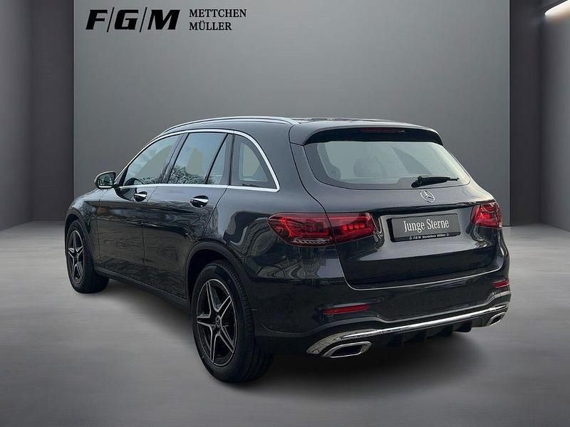 Gebraucht Mercedes GLC200 AMG line 197 PS (144 kW) 2019 Metalliclack graphitgrau SUV