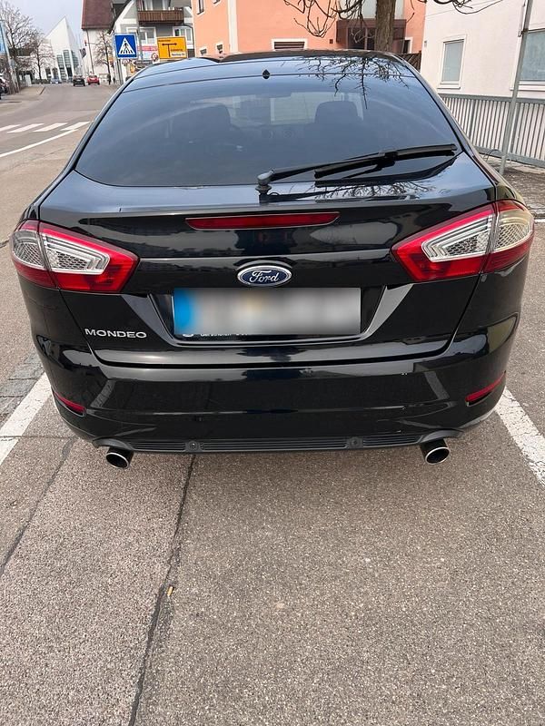 Gebraucht Ford Mondeo 239 PS (175 kW) 2011 Schwarz Limousine