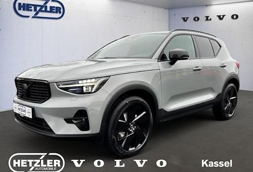 Neu Volvo XC40 Plus 163 PS (119 kW) 2026 Grau SUV