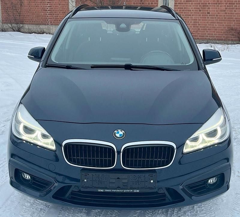 Blau Gebraucht 2017 BMW 218 Kombi | 13.000 € (Guter Preis) - Bild 1/4