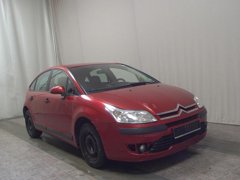 Gebraucht Citroën C4 88 PS (64 kW) 2008 Farbe luziferrot/metallic lack Limousine