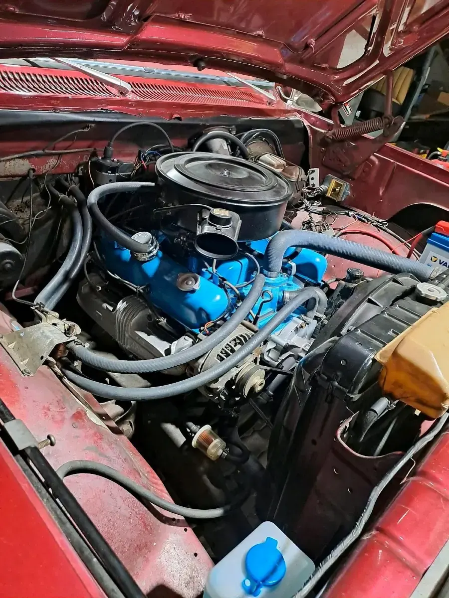 Używany Dodge D100 155 KM (114 kW) 1978 Czerwony Pickup