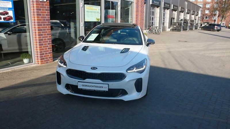 Gebraucht Kia Stinger GT 366 PS (269 kW) 2020 Weiß Kleinwagen