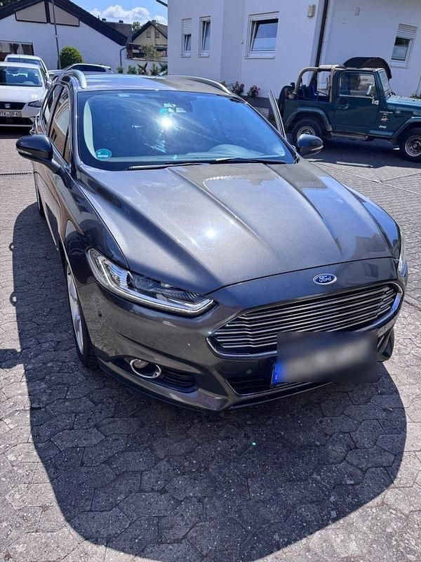 Grau Gebraucht 2016 Ford Mondeo Titanium Kombi | 11.950 € (Fairer Preis) - Bild 1/4