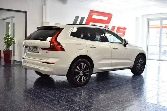 Gebraucht Volvo XC60 Momentum 197 PS (144 kW) 2021 Ice white SUV