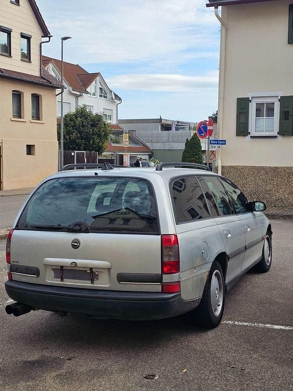 Silber Gebraucht 1997 Opel Omega Kombi | 850 € (Superpreis) - Bild 1/4