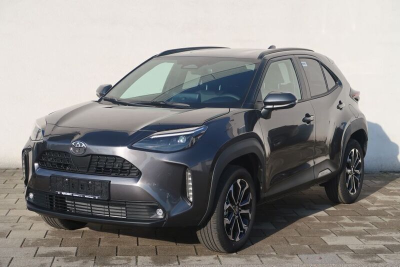 Marlingrau metallic Neu 2024 Toyota Yaris Cross Team SUV | 28.690 € - Bild 1/4