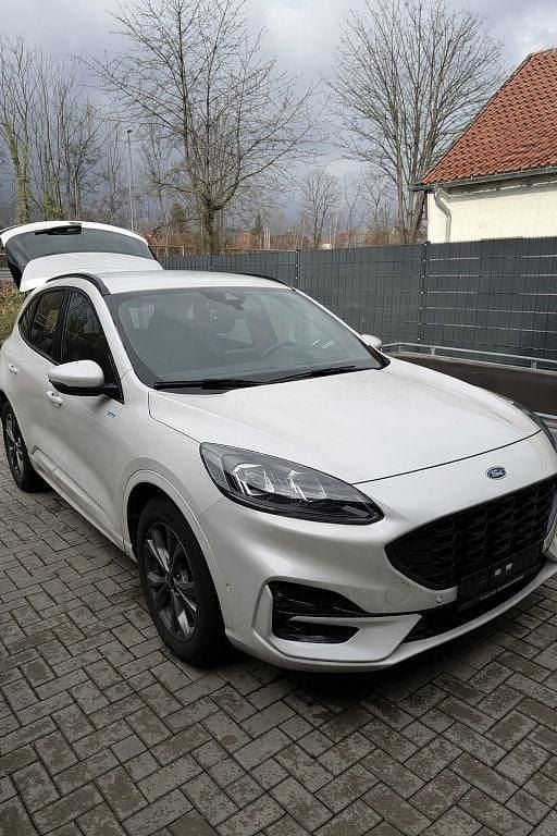 Gebraucht Ford Kuga ST-Line 120 PS (88 kW) 2023 Weiß SUV