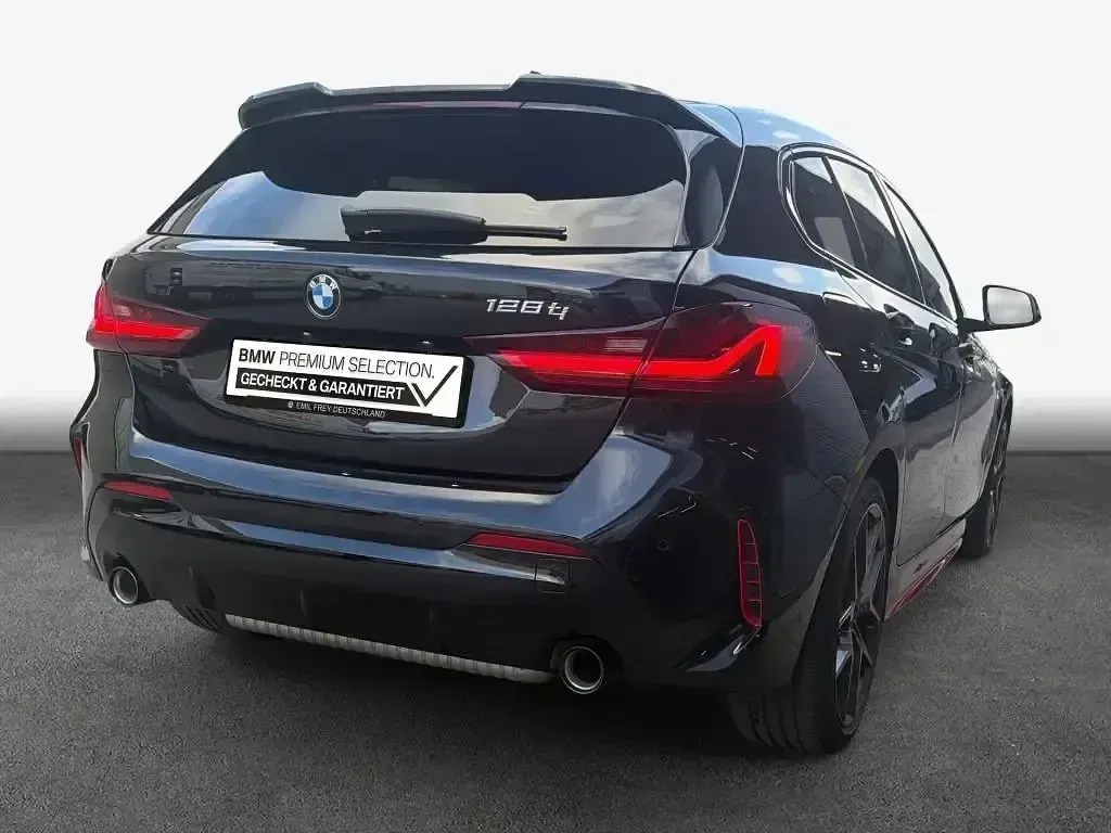 Gebraucht BMW 128 ti Performance 265 PS (194 kW) 2023 Saphirschwarz metallic Kleinwagen