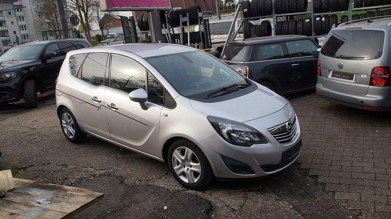 Gebraucht Opel Meriva Innovation 120 PS (88 kW) 2011 Silber Van / Kleinbus