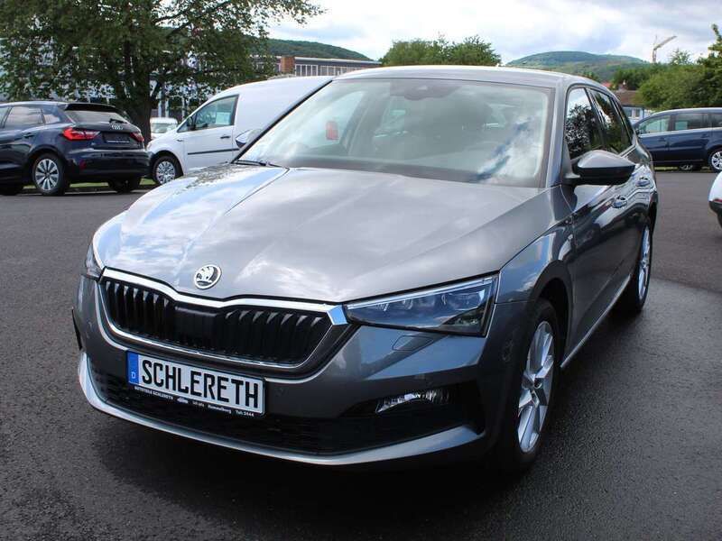 Graphitegrau metallic Gebraucht 2022 Skoda Scala Tour Kleinwagen | 18.850 € (Guter Preis) - Bild 1/4