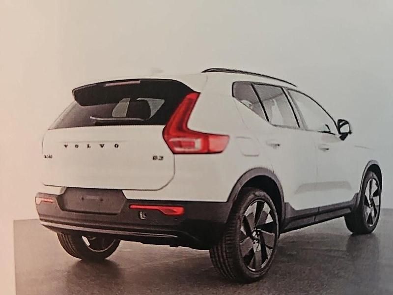 Gebraucht Volvo XC40 Plus 163 PS (119 kW) 2025 Weiß SUV