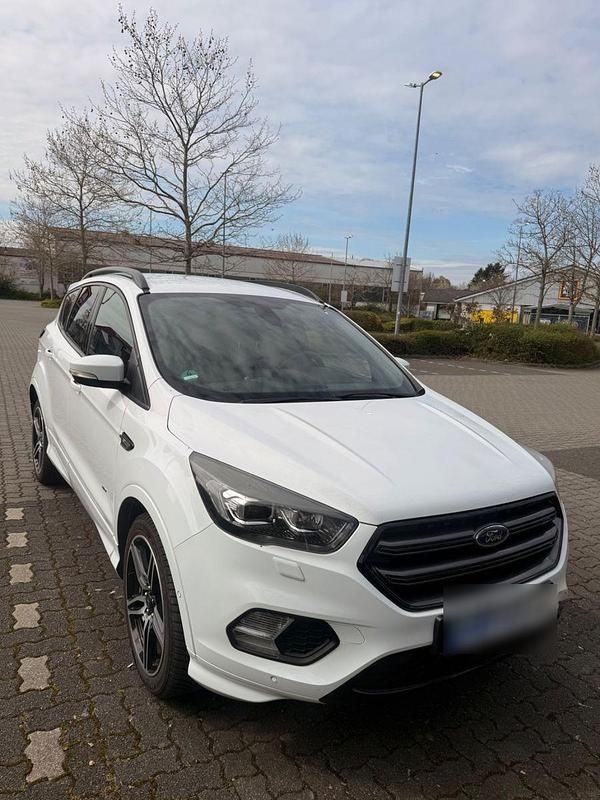 Używany Ford Kuga ST-Line 242 KM (177 kW) 2018 Biały SUV