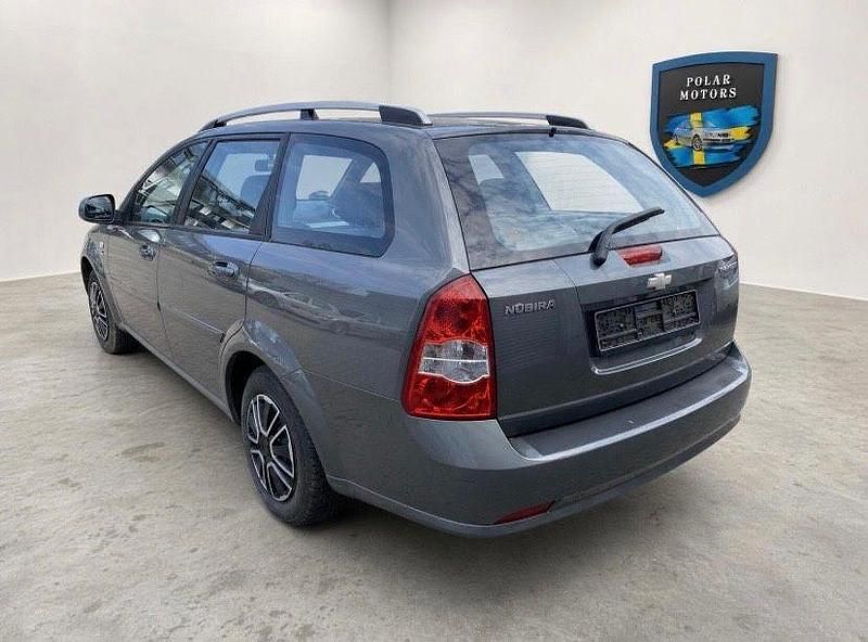 Gebraucht Chevrolet Nubira SX 109 PS (80 kW) 2010 Grau Kombi