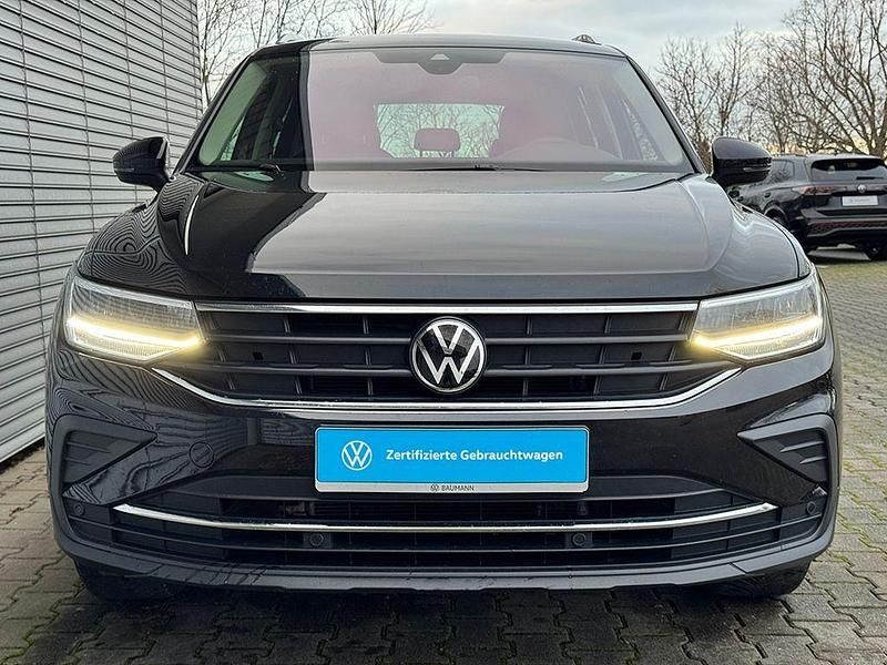 Gebraucht VW Tiguan Active 131 PS (96 kW) 2022 Schwarz SUV