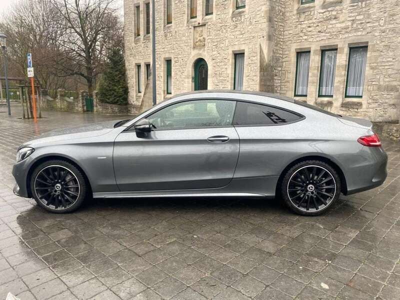 Grau Gebraucht 2018 Mercedes C300 Coupé | 23.899 € - Bild 1/4