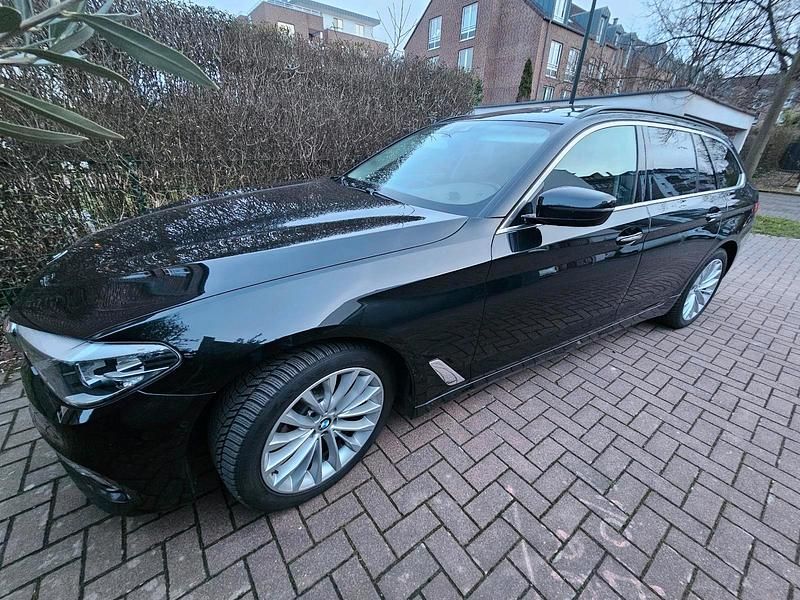 Schwarz Gebraucht 2018 BMW 520 Kombi | 14.999 € (Fairer Preis) - Bild 1/4