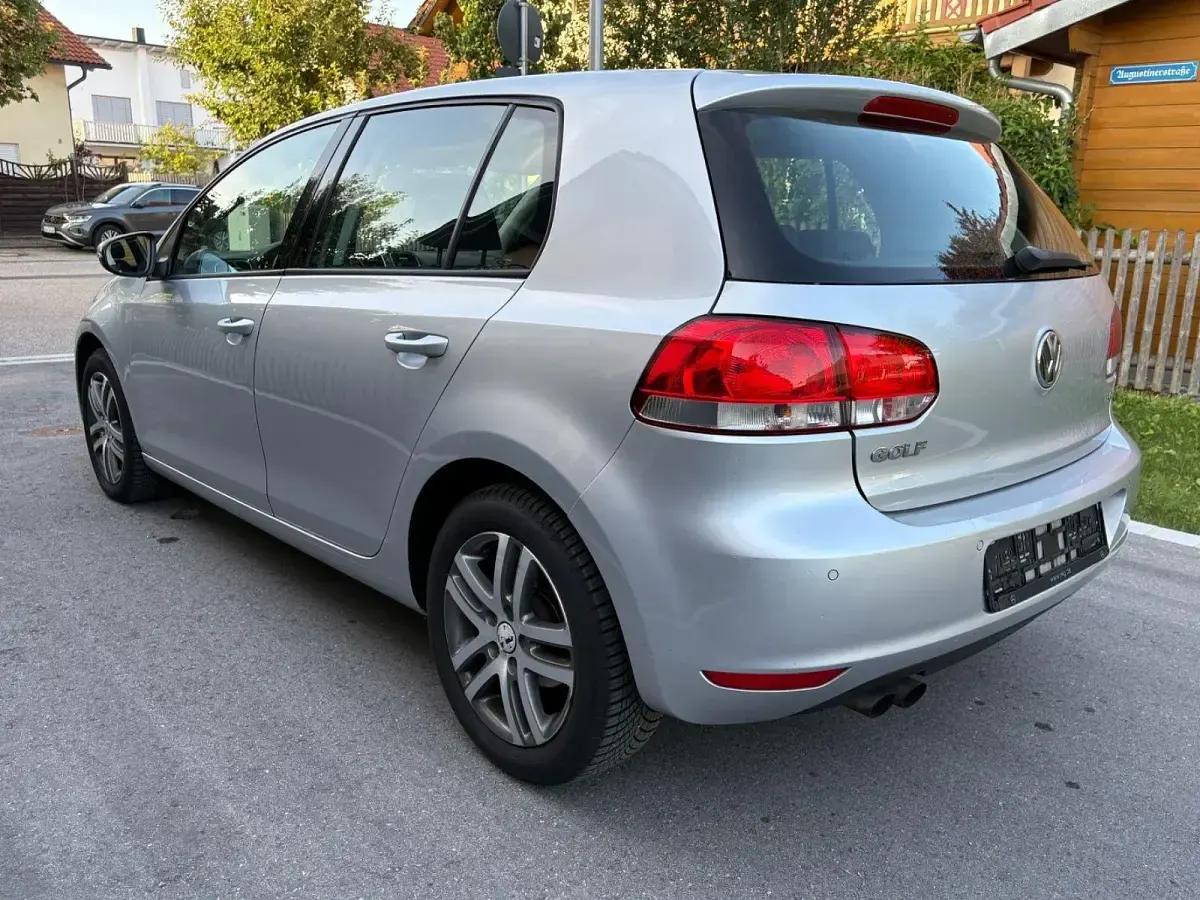 Gebraucht VW Golf VI Comfortline 122 PS (89 kW) 2010 Silber Kleinwagen