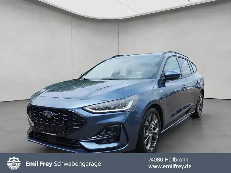 Chrome blue metallic Gebraucht 2024 Ford Focus ST-Line X Kombi | 26.890 € (Fairer Preis) - Bild 1/4