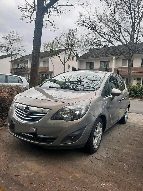 Gebraucht Opel Meriva 140 PS (102 kW) 2013 Braun Van / Kleinbus