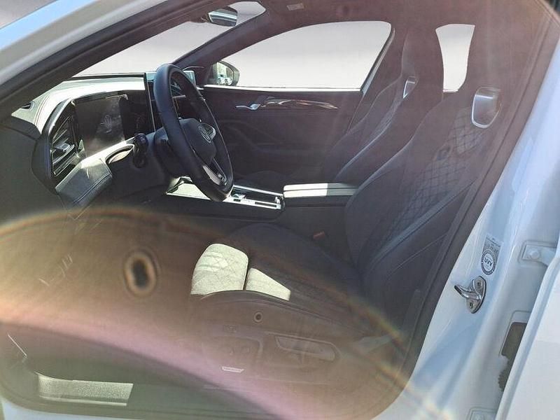 Gebraucht VW Passat R-line 193 PS (141 kW) 2025 Pure white Kombi