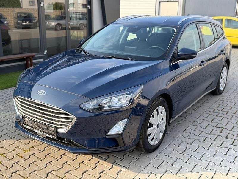 Blau Gebraucht 2020 Ford Focus Limousine | 8.999 € (Superpreis) - Bild 1/4