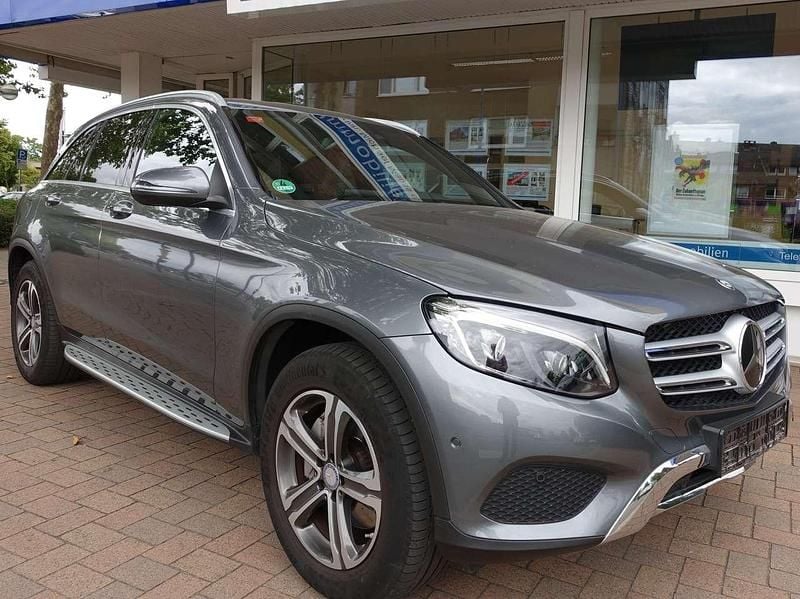 Selenit grau metallic Gebraucht 2016 Mercedes GLC250 SUV | 26.750 € (Guter Preis) - Bild 1/4