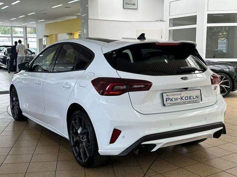 Gebraucht Ford Focus ST 280 PS (205 kW) 2025 Frostweiã Limousine