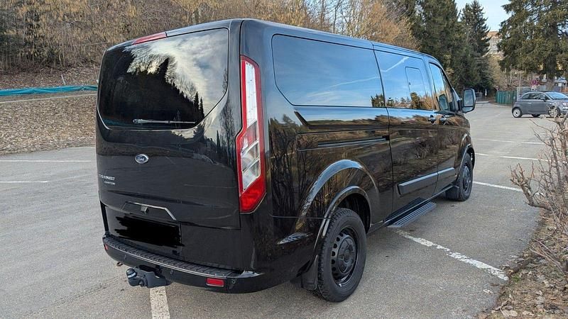 Gebraucht Ford Tourneo Titanium 130 PS (95 kW) 2020 Schwarz Van / Kleinbus