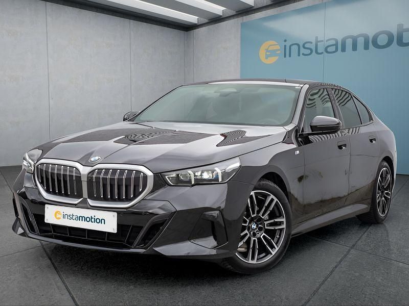 Schwarz Gebraucht 2024 BMW 520 Limousine | 55.449 € (Teuer) - Bild 1/4