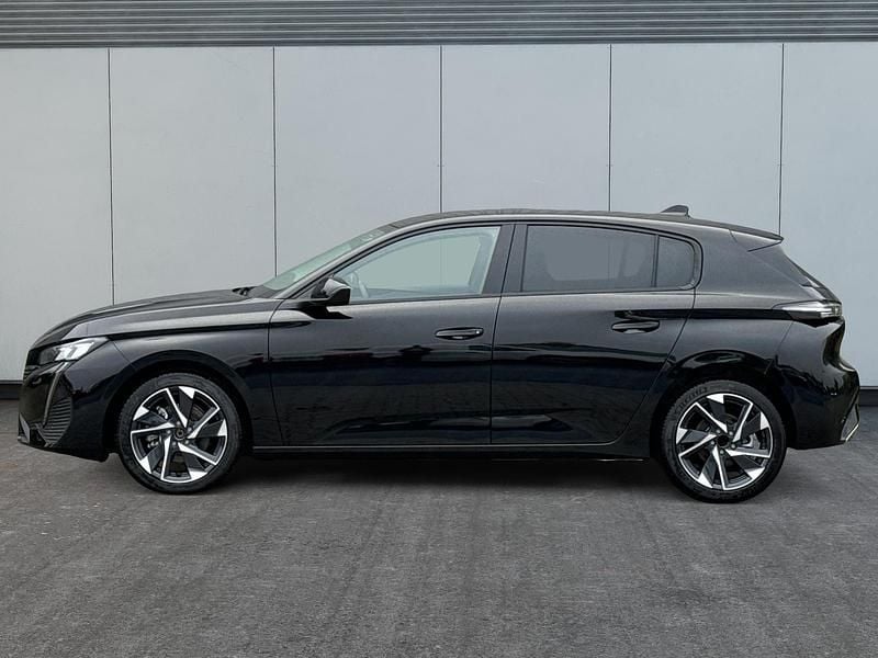 Neu Peugeot 308 Allure 131 PS (96 kW) 2025 Perla nera schwarz metallic Limousine