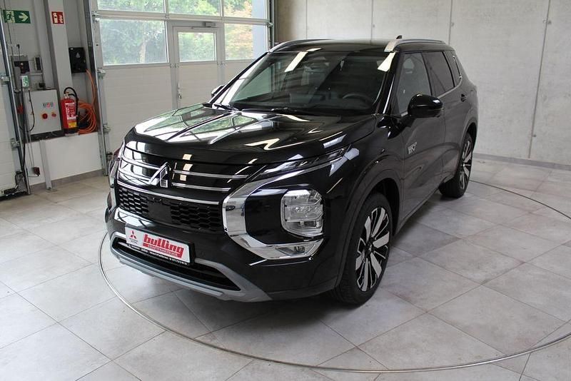 Kristallschwarz Neu 2025 Mitsubishi Outlander P-HEV Top SUV | 51.700 € (Fairer Preis) - Bild 1/4