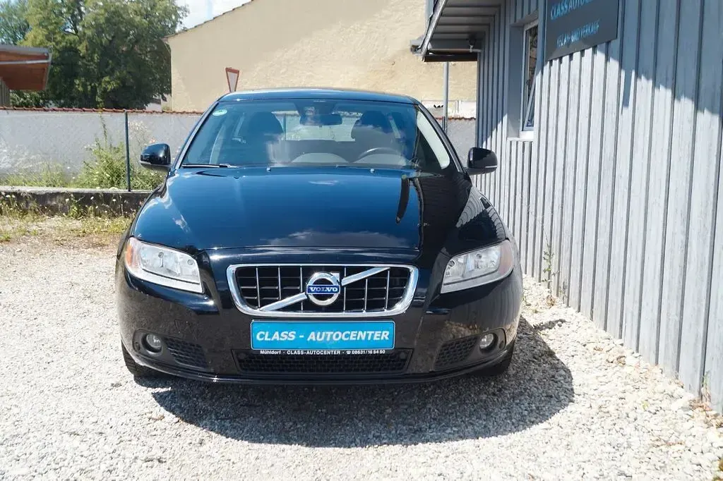 Gebraucht Volvo V70 Kinetic 163 PS (119 kW) 2012 Black stone Kombi