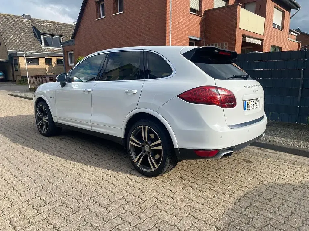 Gebraucht Porsche Cayenne 245 PS (180 kW) 2013 Weiß SUV