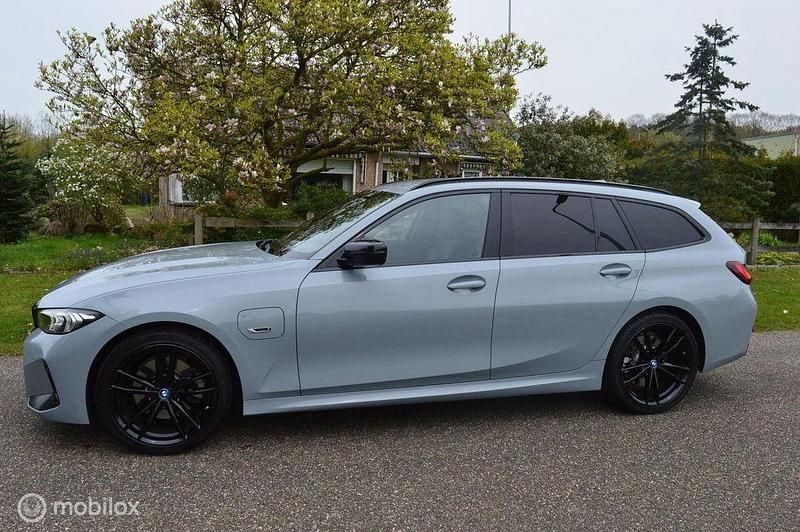 Brugt BMW 320e 204 HK (150 kW) 2023 Grå Stationcar