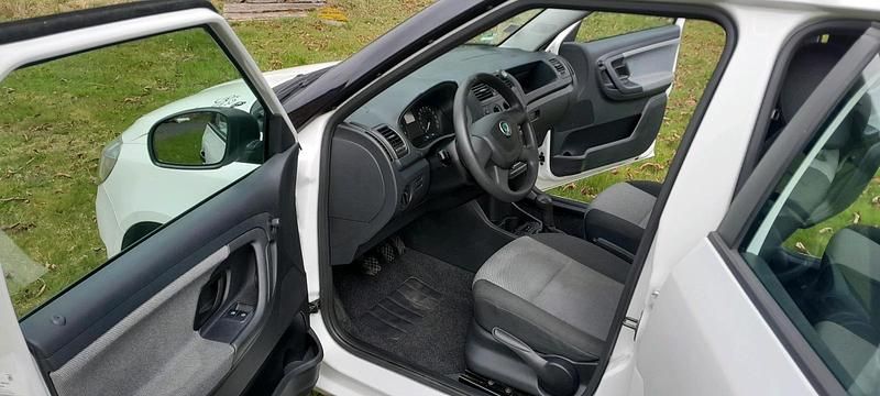 Gebraucht Skoda Fabia 85 PS (62 kW) 2010 Weiß Kleinwagen