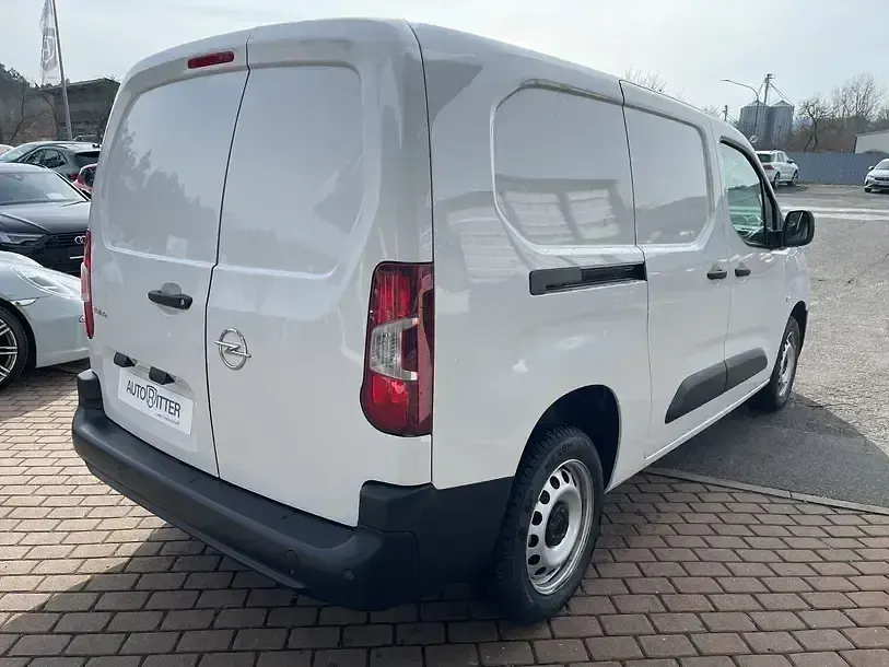 Gebraucht Opel Combo 102 PS (75 kW) 2024 Other Van / Kleinbus