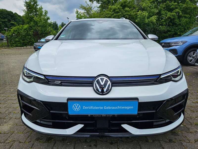 Pure white Gebraucht 2024 VW Golf VIII R Kombi | 46.589 € (Fairer Preis) - Bild 1/4