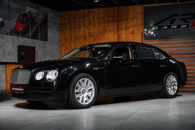 Schwarz Gebraucht 2017 Bentley Flying Spur Limousine | 69.900 € - Bild 1/4