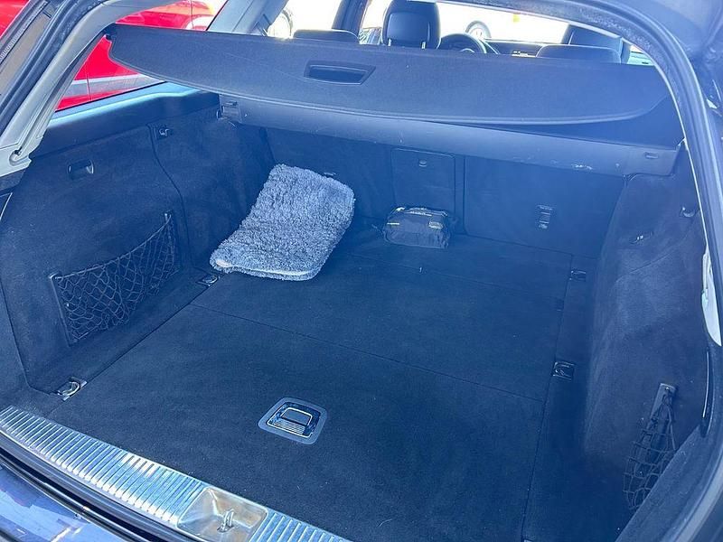 Second-hand Mercedes E220 170 CP (125 kW) 2012 Negru Break