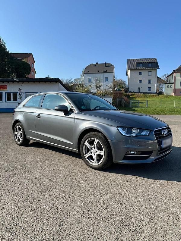 Gebraucht Audi A3 122 PS (89 kW) 2014 Grau Kleinwagen