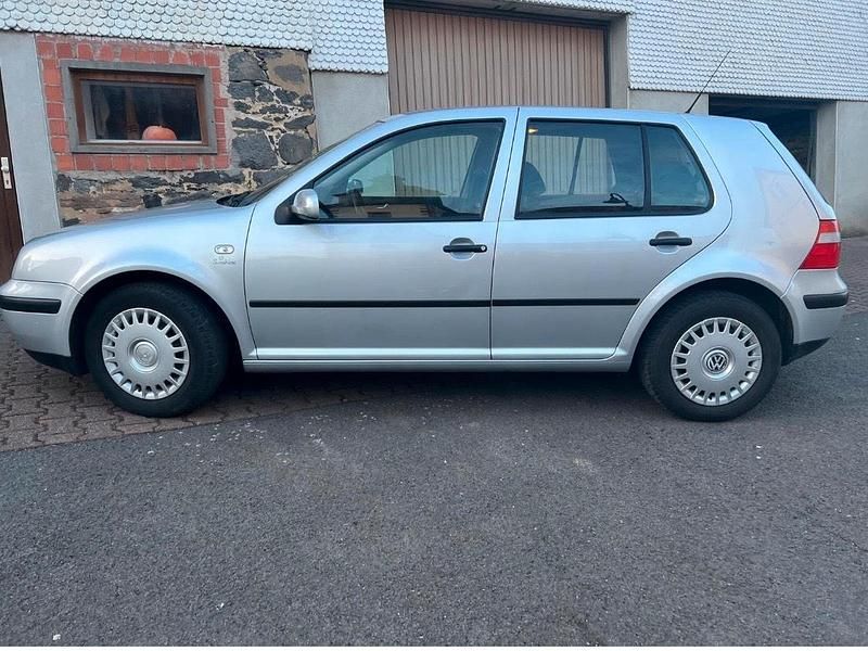 Second-hand VW Golf IV 2003 Argintiu Hatchback