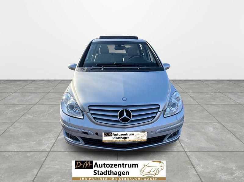 Gebraucht Mercedes B200 140 PS (102 kW) 2007 Silber Van / Kleinbus