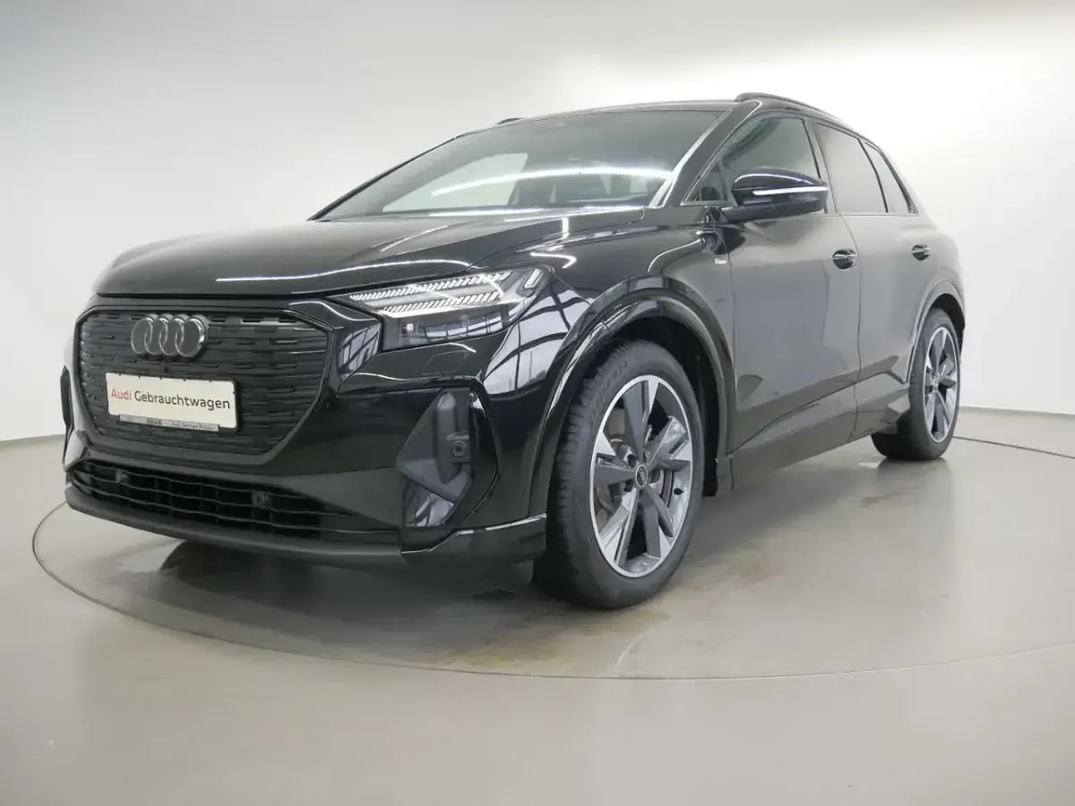 Gebraucht Audi Q4 e-tron S-Line 150 kW (204 PS) 2023 Mythosschwarz metallic SUV