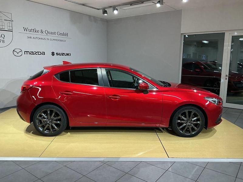 Gebraucht Mazda 3 Nakama 120 PS (88 kW) 2016 Rot Limousine